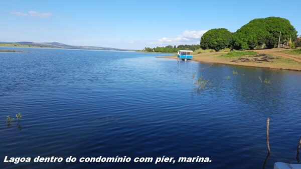 Linda casa em condomínio fechado em Capitólio AMC387 - Image 18