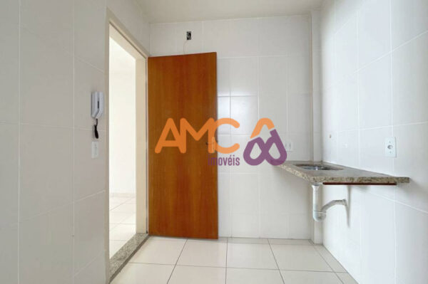 Apartamento 2 qts no bairro João Pinheiro AMC433