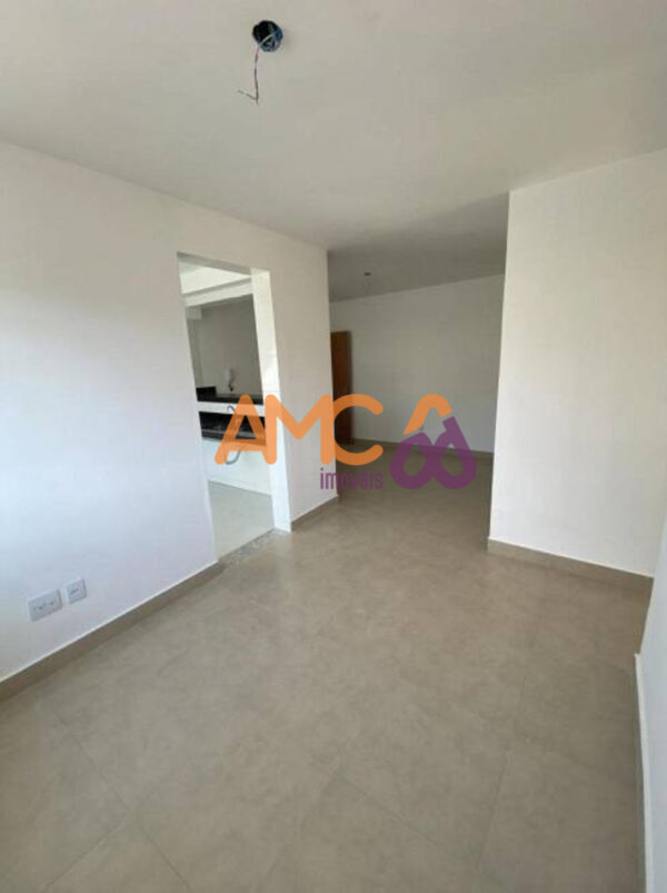 Apartamento com 3 qts, no Sagrada Família AMC480 - Image 2