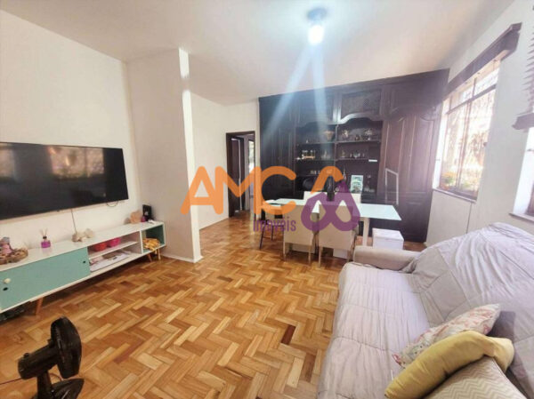 Apartamento com 3 qts., reformado, no bairro Floresta AMC534