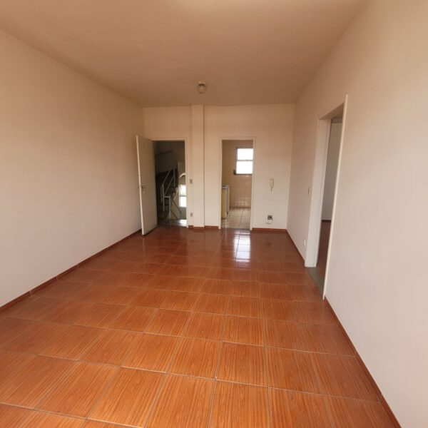 Apartamento 2 qts no Carlos Prates AMC556