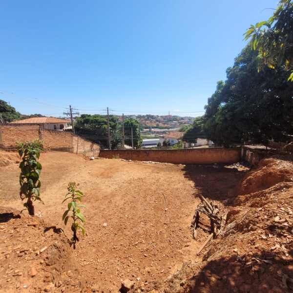 Terreno plano no melhor ponto do bairro Goiânia AMC561 - Image 3