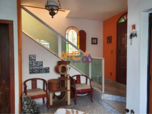 Casa 6 qts, no bairro Sagrada Familia AMC570